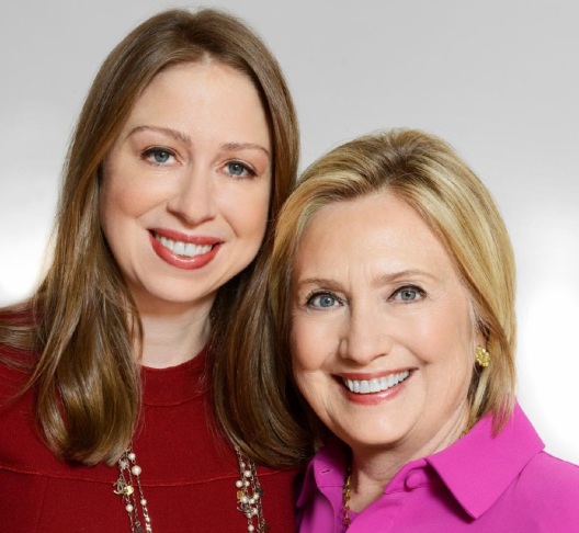 Hillary and Chelsea Clinton promote new book by offering photo op in ...